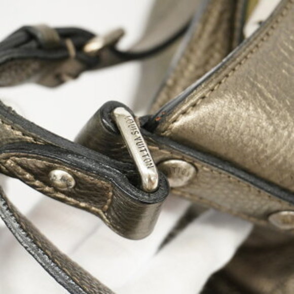 Louis Vuitton Mahina XS Shoulder Bag - Picture 7 of 10